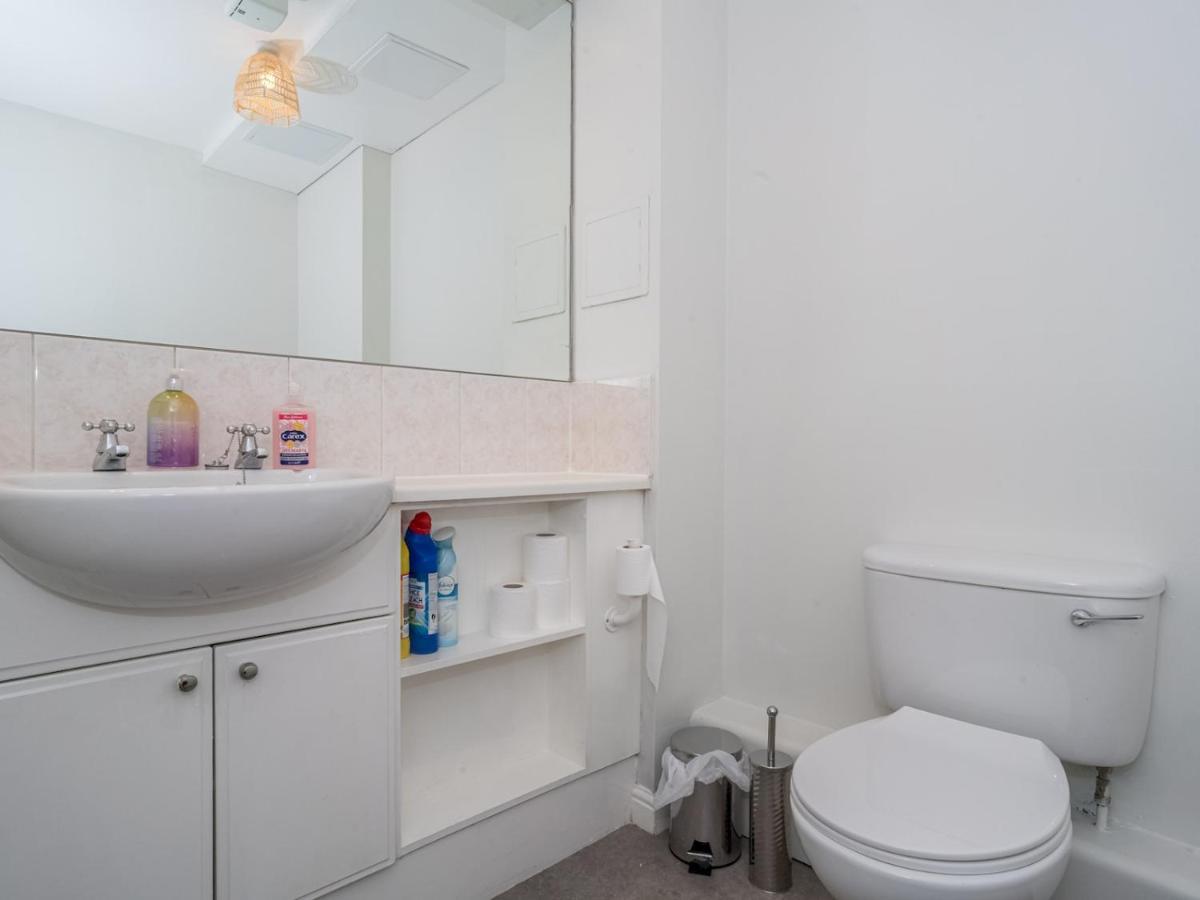 Modern Renovated 2Bed Flat With Free Parking Apartment เอดินบะระ ภายนอก รูปภาพ